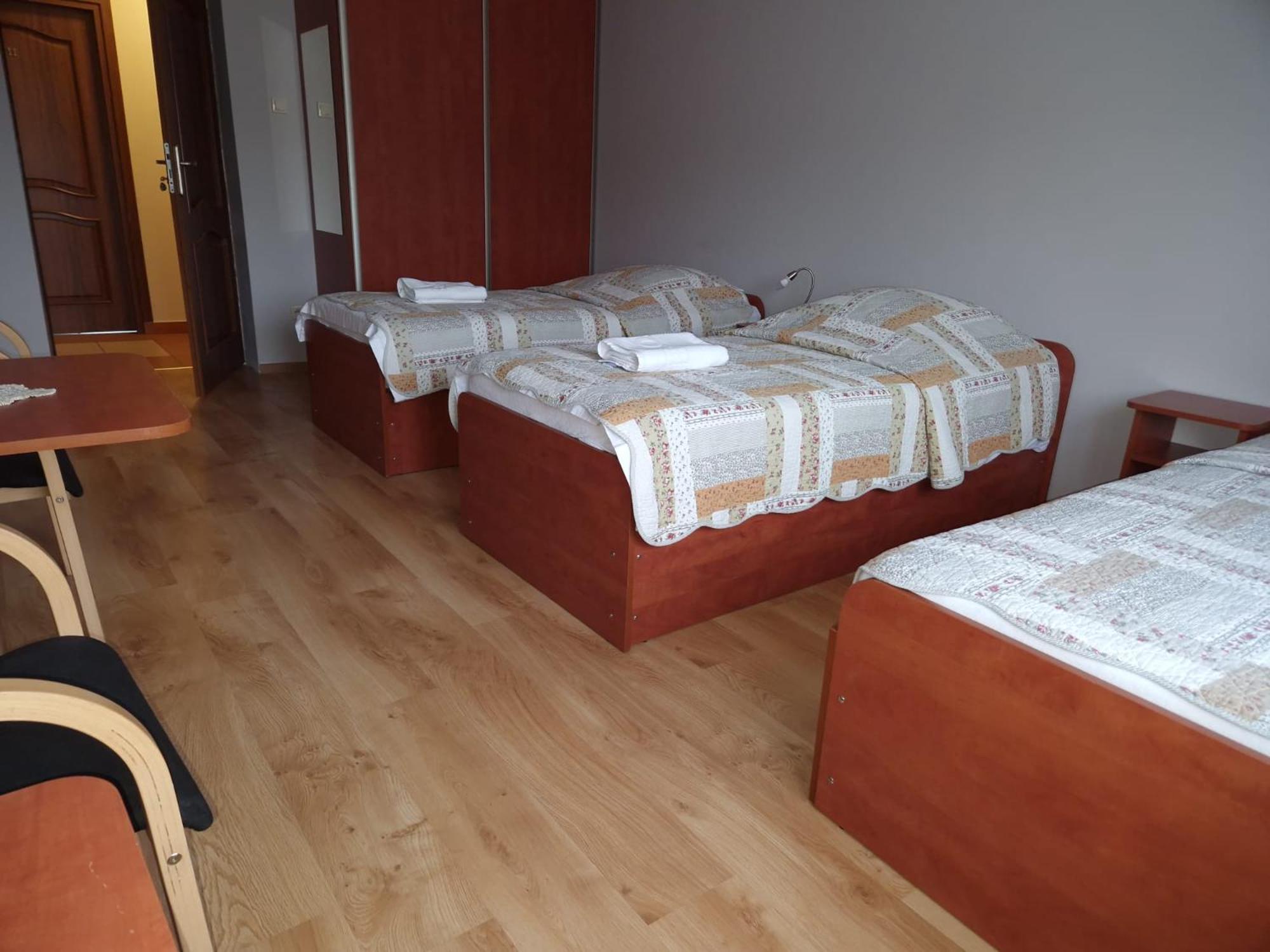 Gosciniec Ustrzycki Hotel Ustrzyki Dolne Buitenkant foto