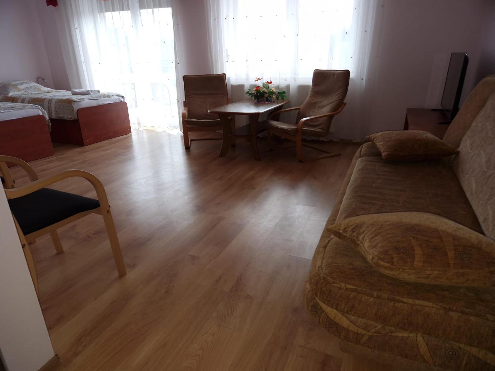 Gosciniec Ustrzycki Hotel Ustrzyki Dolne Buitenkant foto