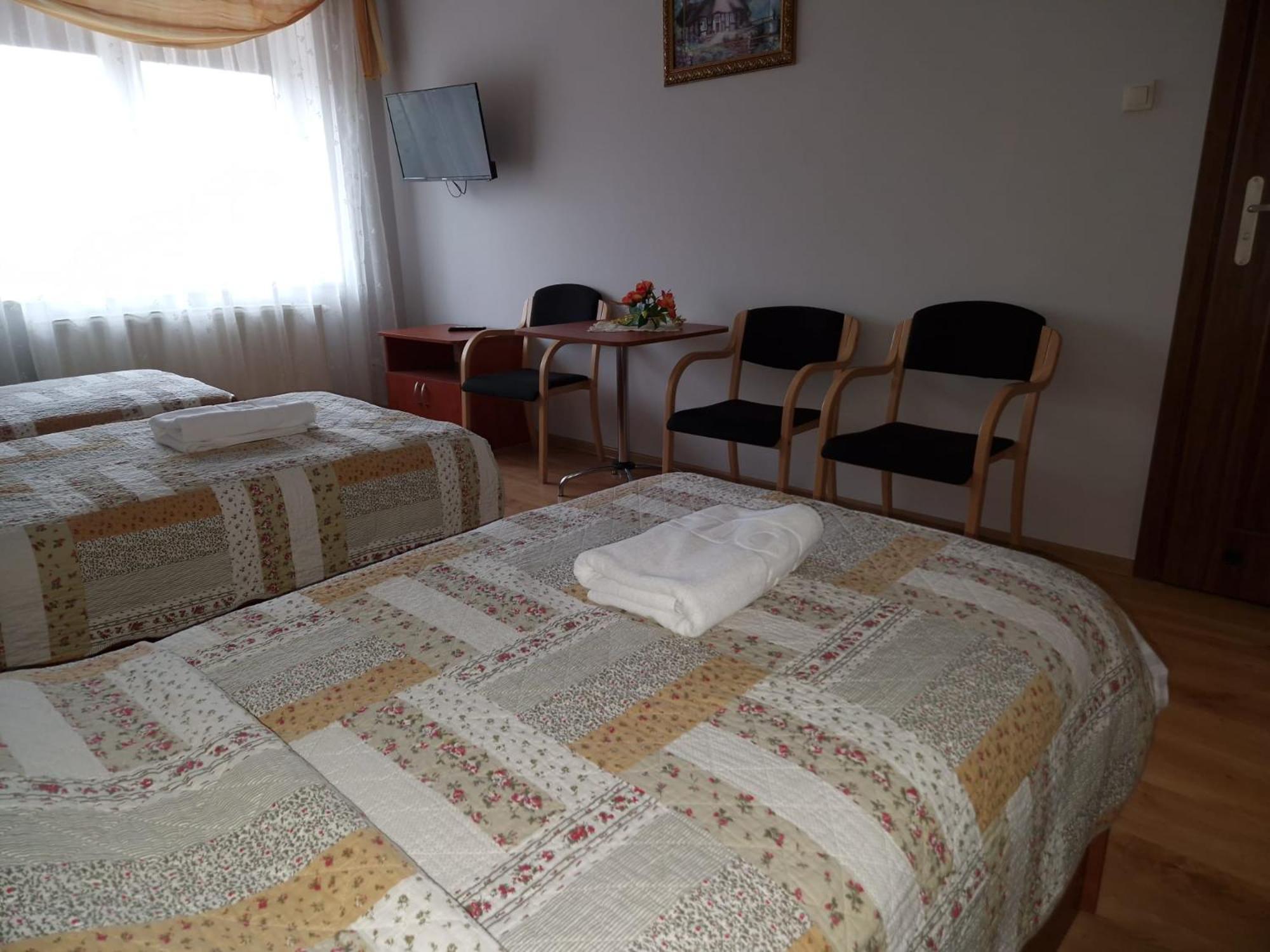 Gosciniec Ustrzycki Hotel Ustrzyki Dolne Buitenkant foto