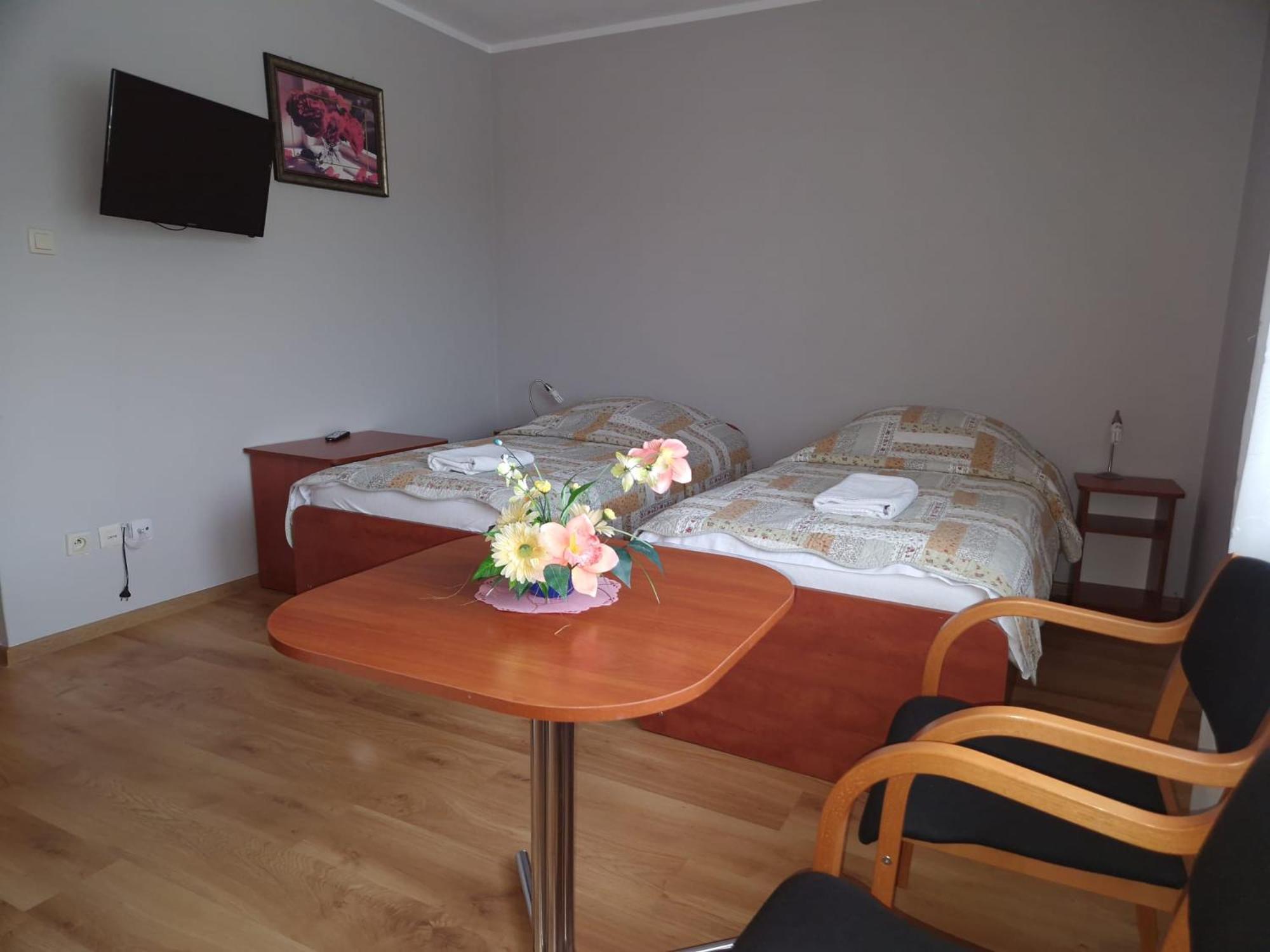 Gosciniec Ustrzycki Hotel Ustrzyki Dolne Buitenkant foto
