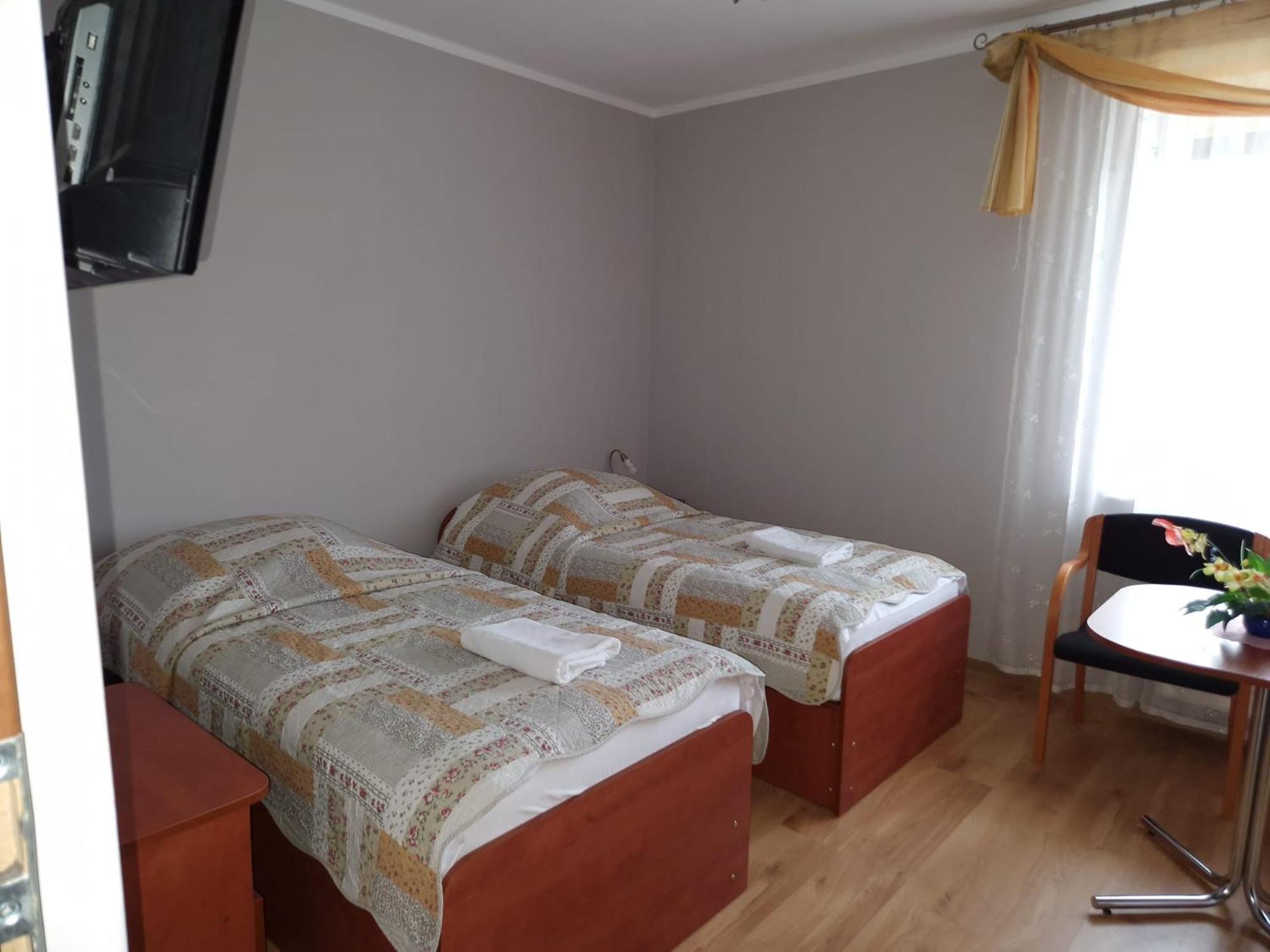 Gosciniec Ustrzycki Hotel Ustrzyki Dolne Buitenkant foto