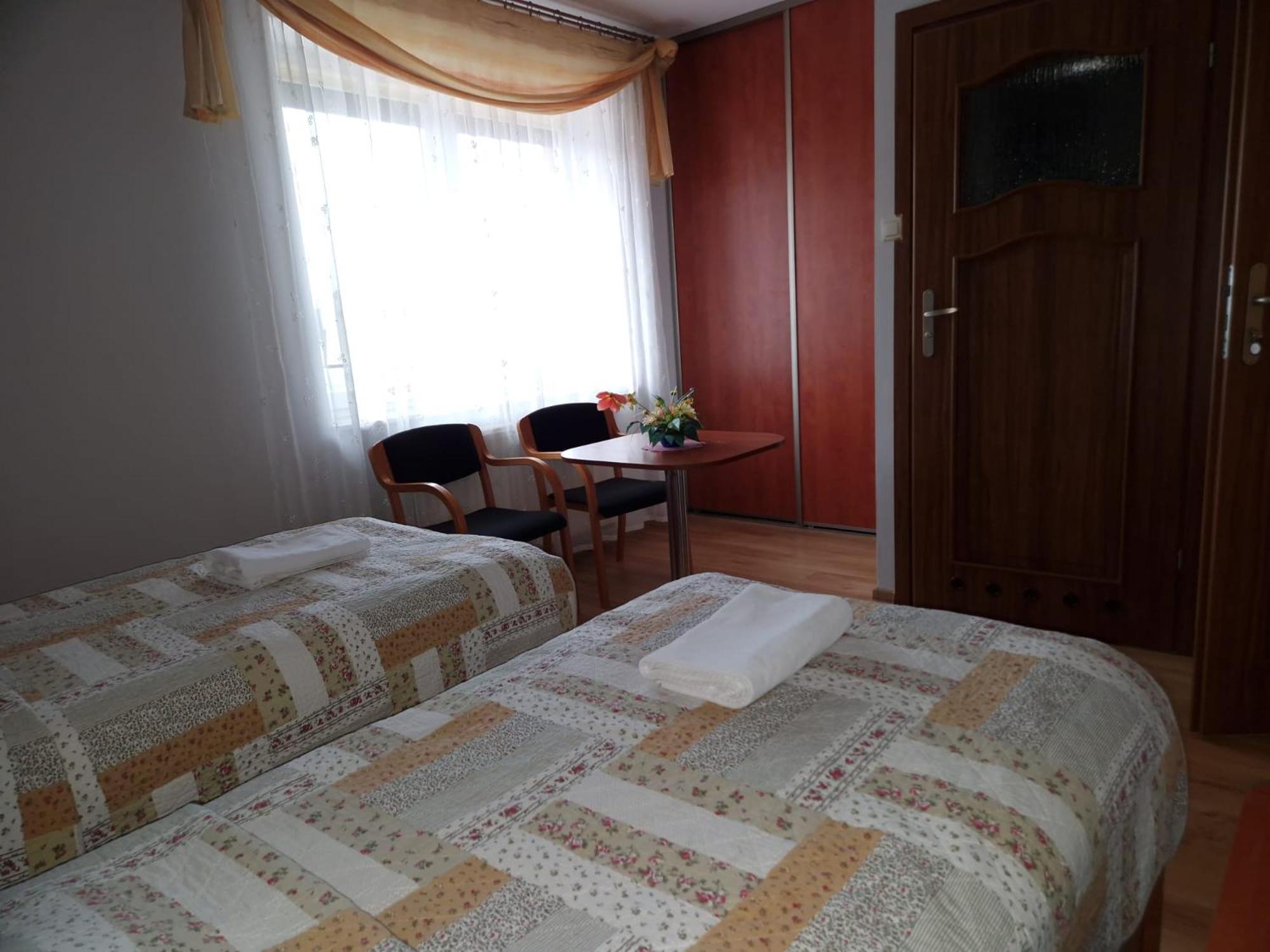 Gosciniec Ustrzycki Hotel Ustrzyki Dolne Buitenkant foto
