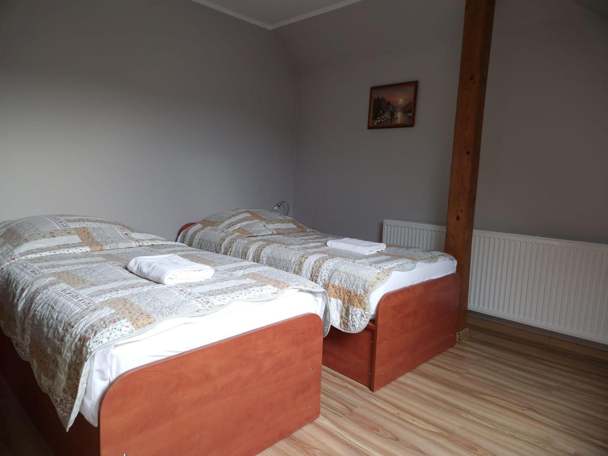 Gosciniec Ustrzycki Hotel Ustrzyki Dolne Buitenkant foto