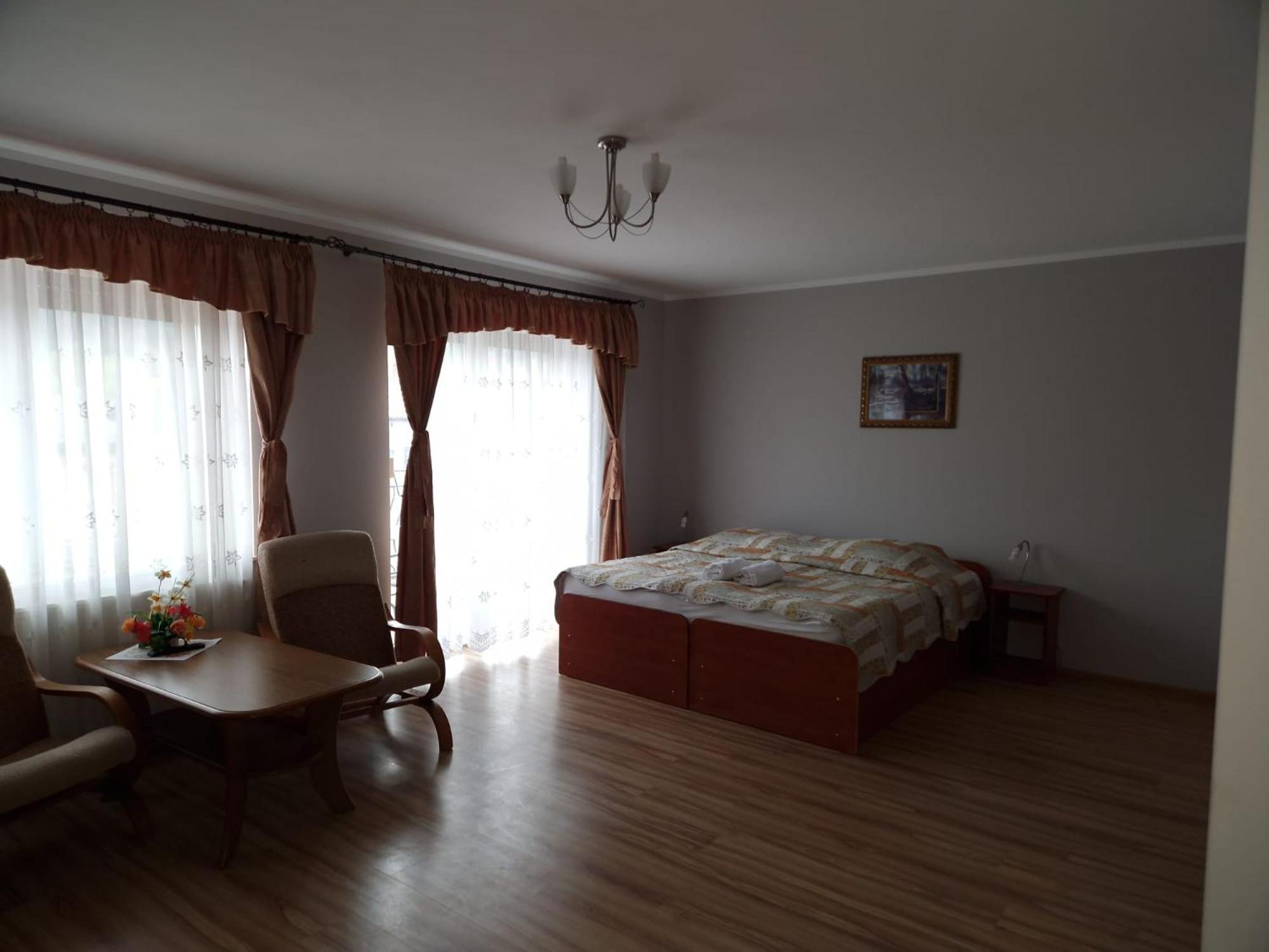 Gosciniec Ustrzycki Hotel Ustrzyki Dolne Buitenkant foto